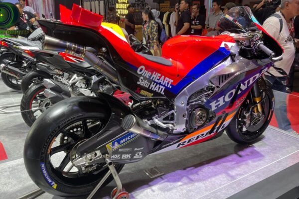 Logo One Heart Makin Besar di Motor Balap Honda RC213V