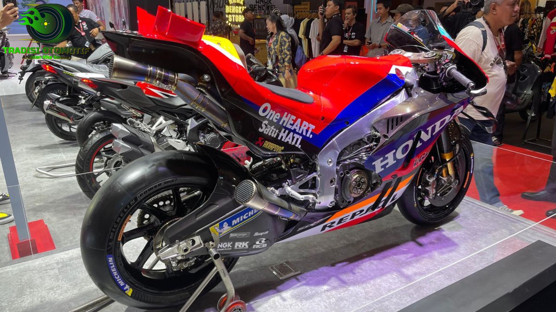 Logo One Heart Makin Besar di Motor Balap Honda RC213V